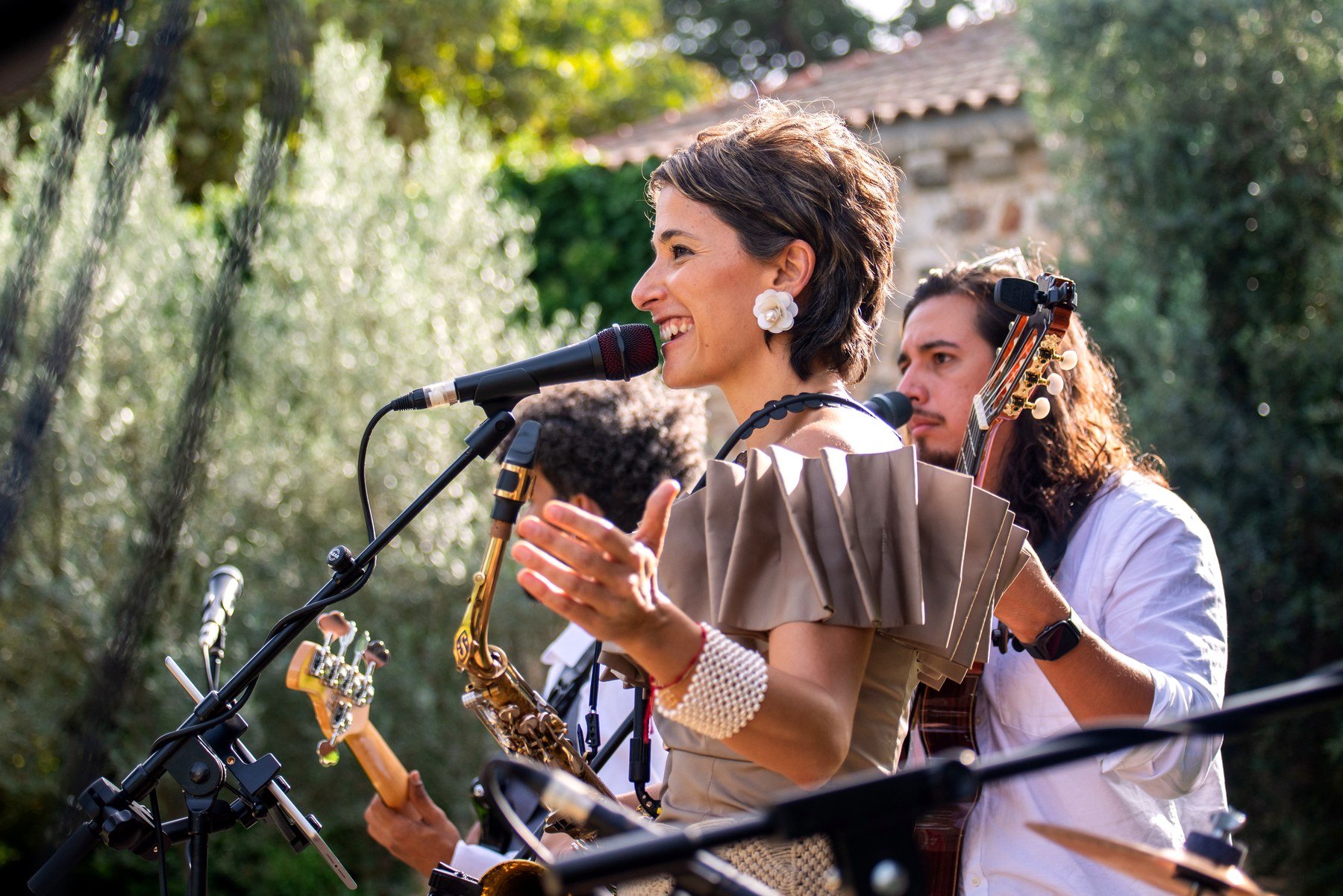 Carolina Araoz cantando en directo