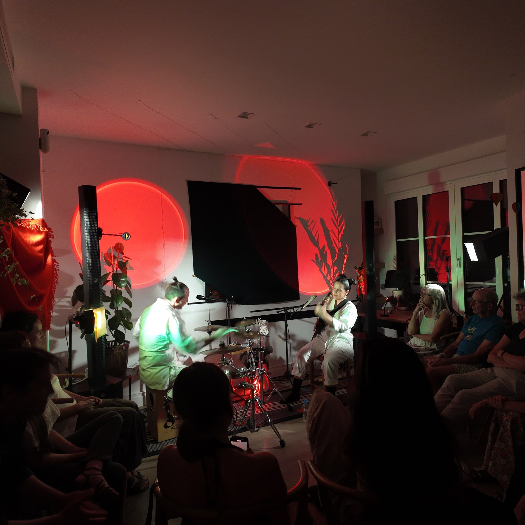 Sala llena durante el Encuentro con LOHDÓH