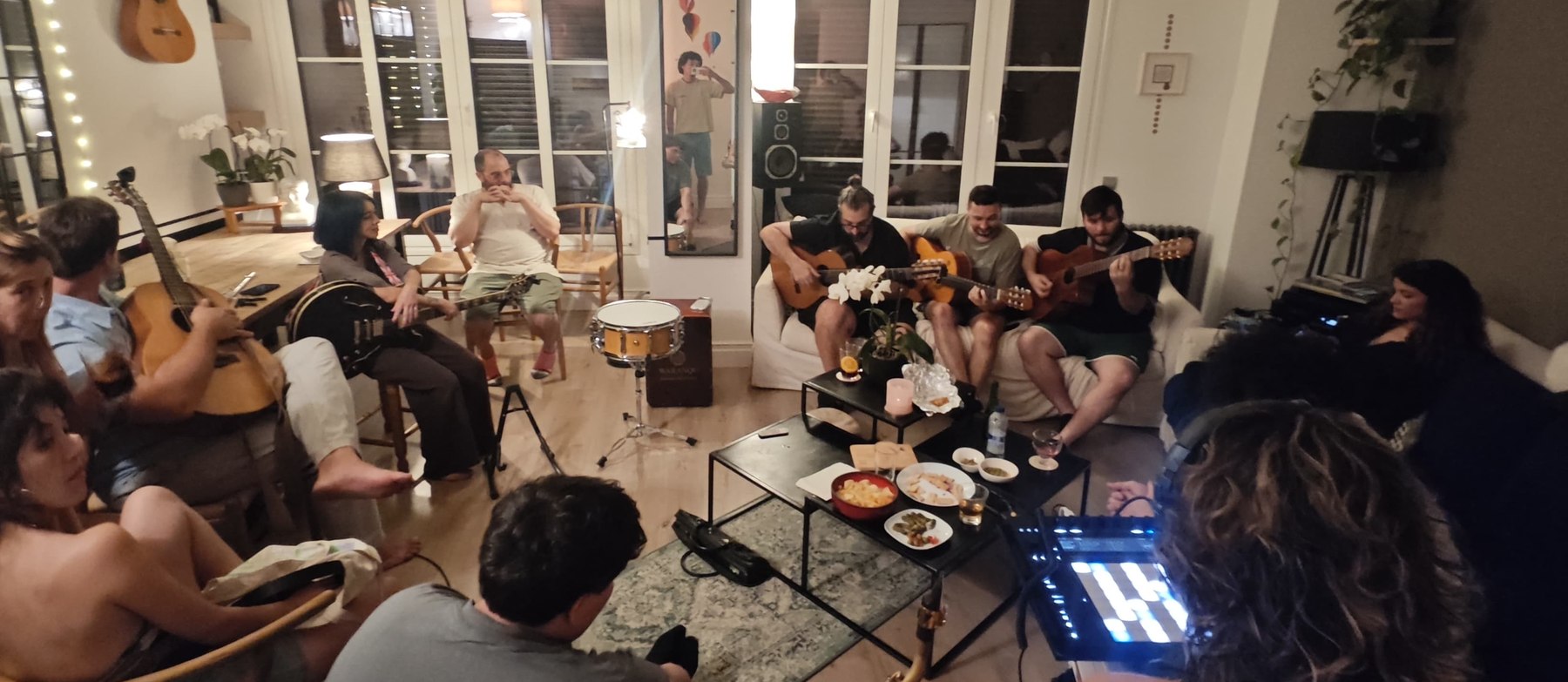Guitarras compartidas en una Ronda de Casa Corah